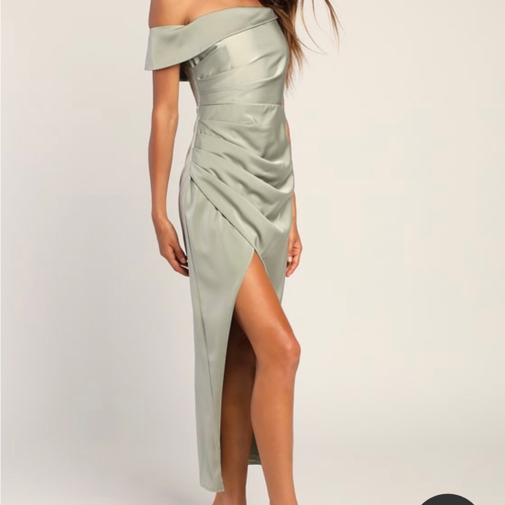 Lulu’s Showing Off A Little Sage Green Asymmetrical Tulip Midi Dress Size Small